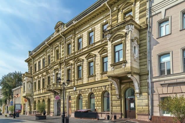 От сердца города к лучшей по красоте улице Рождественской