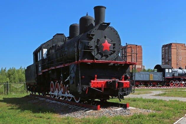 Советский Горький. Автомобиль, самолеты, корабли, паровозы.