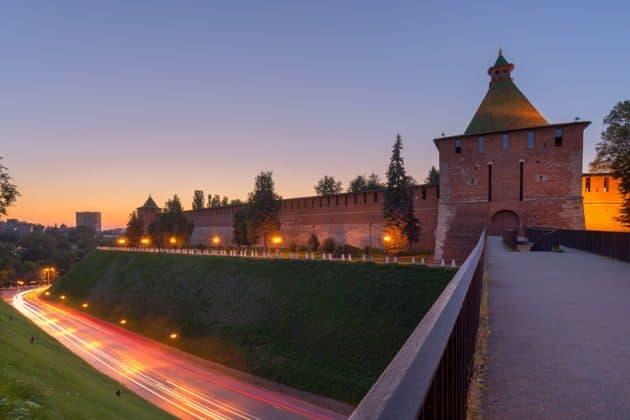 Огни вечернего Нижнего: кремль, Стрелка и Рождественская