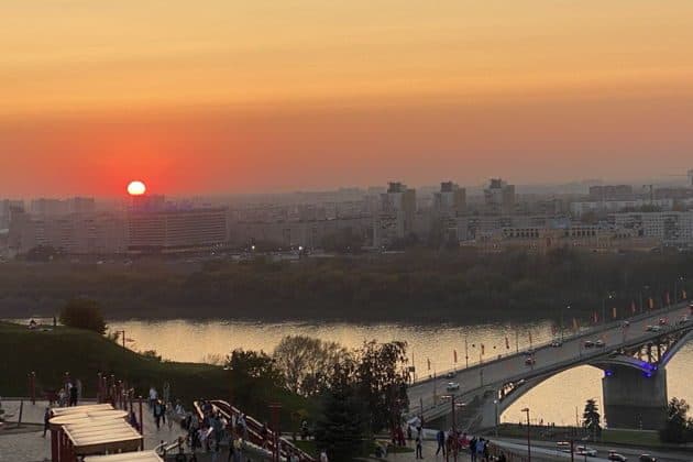 «Глянуть с Нижнего…»