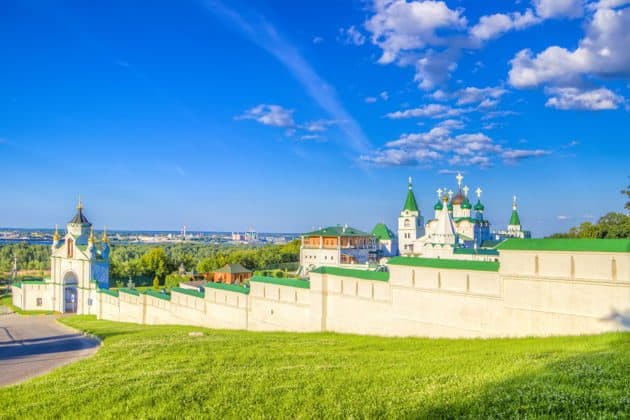 Панорамы древнего Нижнего с канаткой и посещением Печерского монастыря
