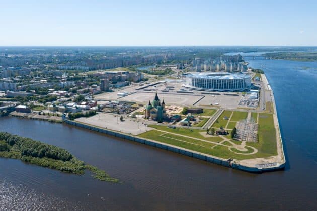Свидание с Нижним: прогулка по Волге на катере