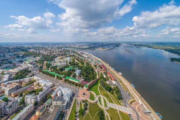 Свидание с Нижним: прогулка по Волге на катере