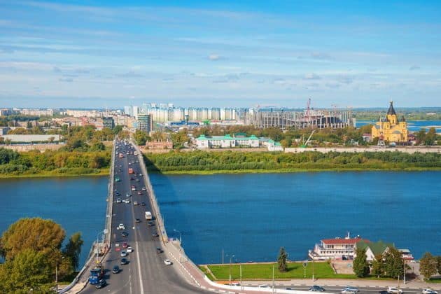 «Город на семи холмах»: прогулка с гидом на электроходе «Петергоф»